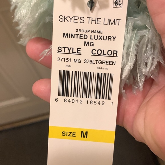 Sky’s the limit mint color unique yarn sweater Sz M - Picture 5 of 7